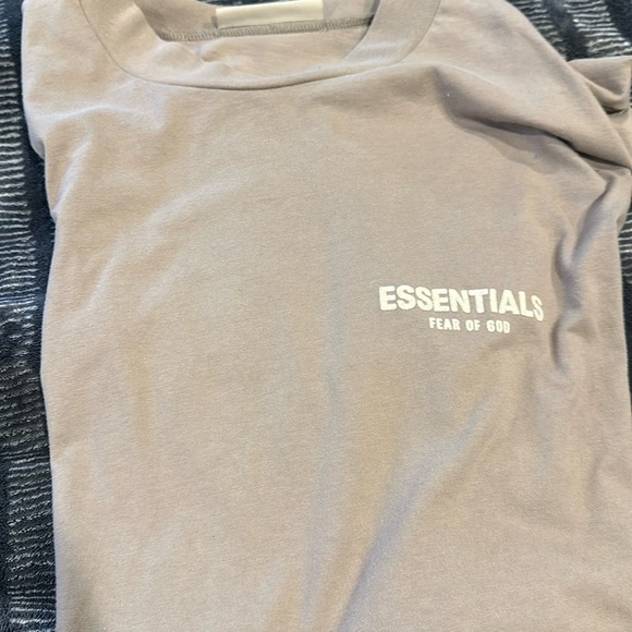 Essentials Shirt - Picture 6 of 7